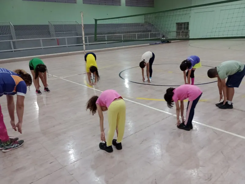 Projeto Power DF Mirim - Crianças da 7 a  11 anos iniciando a prática do voleibol.